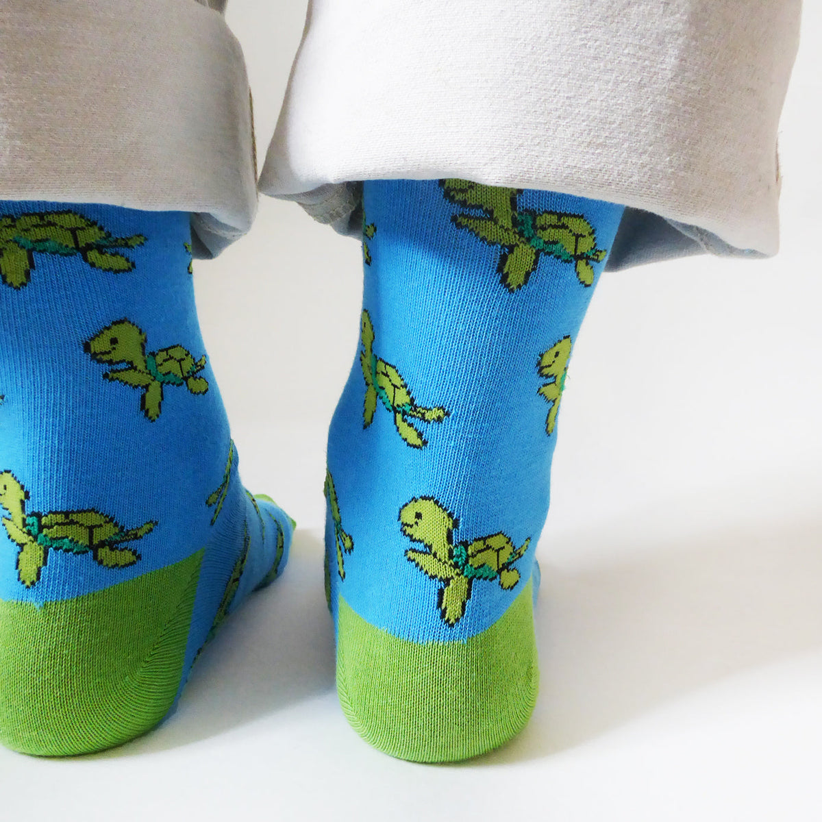 Save the Turtles Bamboo Socks - Rusty Deer